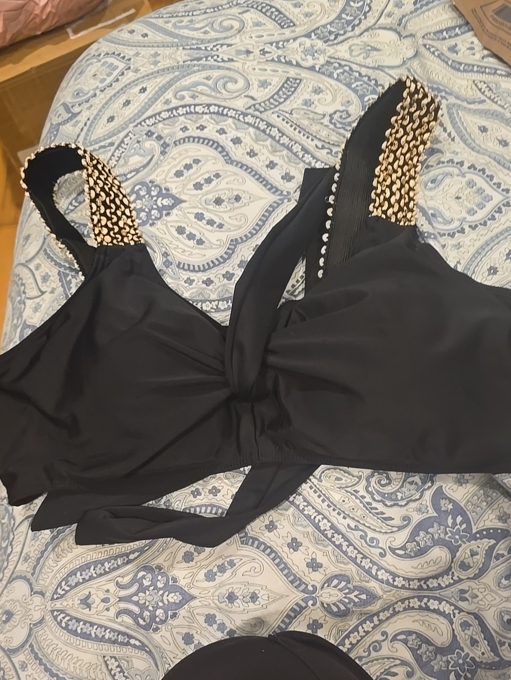 ❤️10/$40 Nwot Black Women's Knot-Front Swim Top with Gold Accent Straps